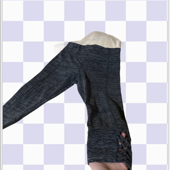 Calvin Klein Capri leggings open crisscross at end - Picture 5 of 6